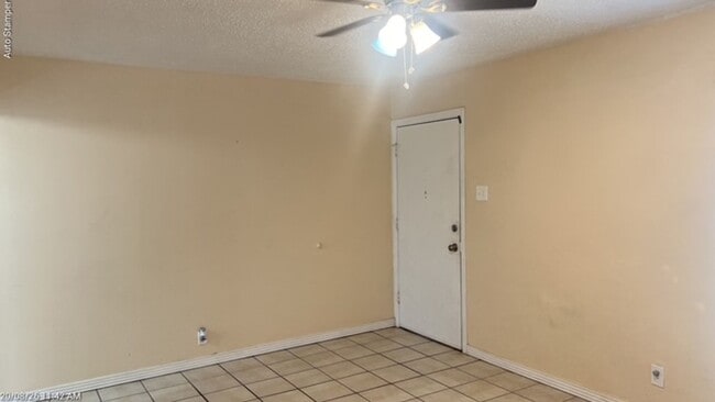 Building Photo - 509 Jordan Ln