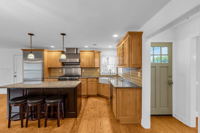 Foto del edificio - 20 Rosalie Ave