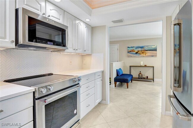 Building Photo - 2880 Gulf Shore Blvd N