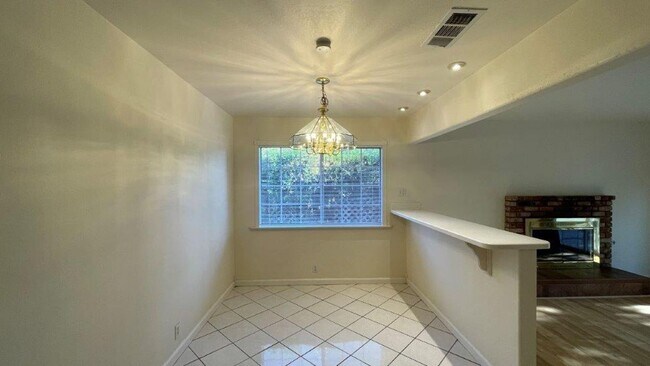 Foto del edificio - Concord Beautiful 4 bedroom 2 bathroom home in nice neighborhood with large yard!