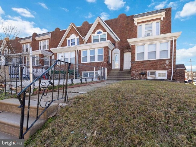 Building Photo - 1402 Kerper St