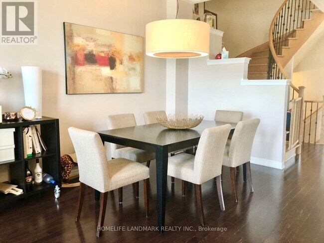 Photo du bâtiment - 10683 Woodbine Ave