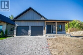 Building Photo - 7 Scott Dr