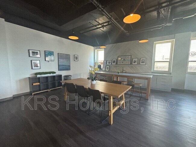 Foto del edificio - 311 W Franklin St