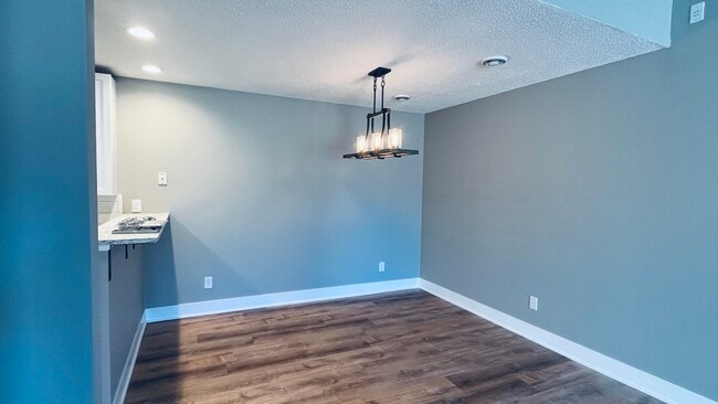 Building Photo - 17020 Eastwood Ave