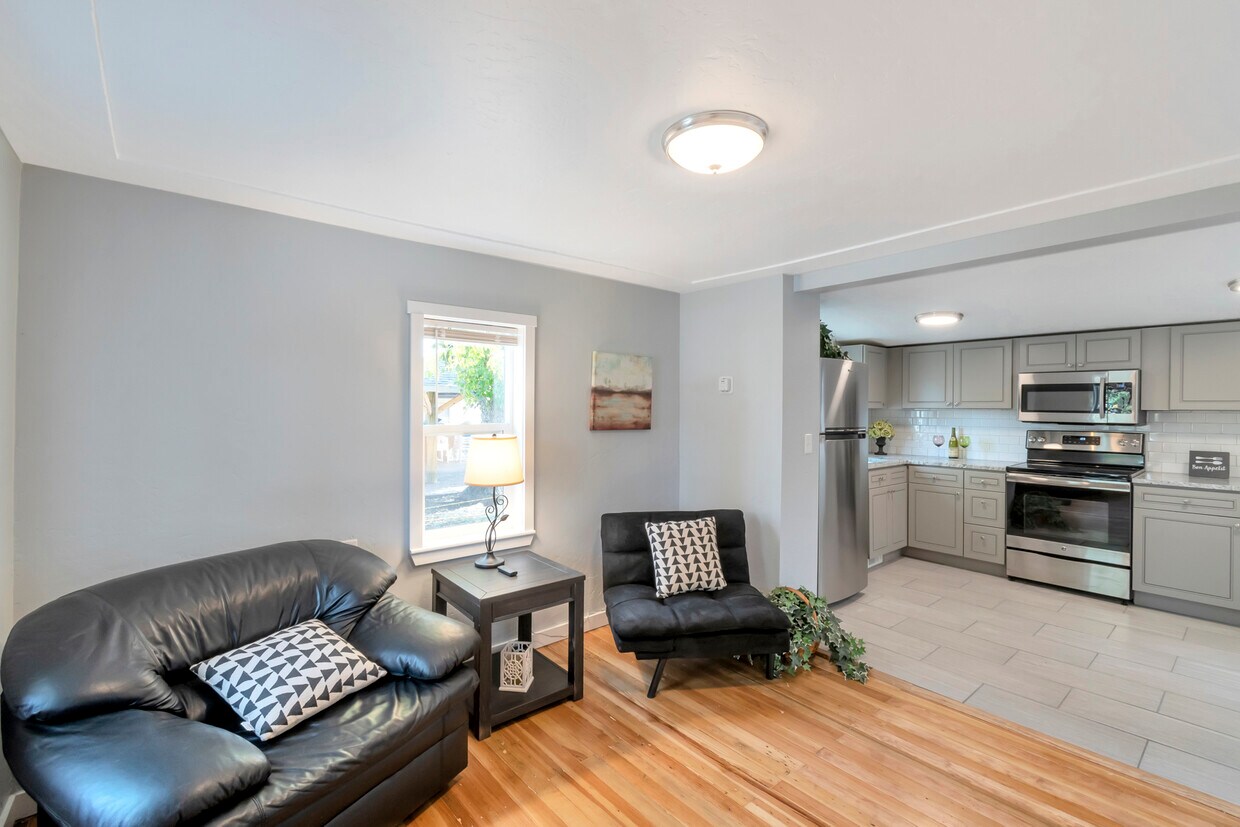 Foto principal - 3372 W Custer Pl