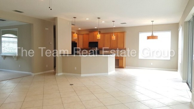Building Photo - 5003 Coveview Dr