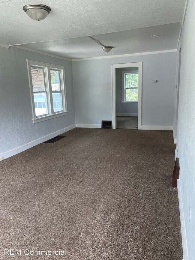 Foto del edificio - 3 br, 1 bath House - 949 Wyley Ave