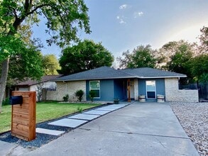 Building Photo - 7302 Shadywood Dr