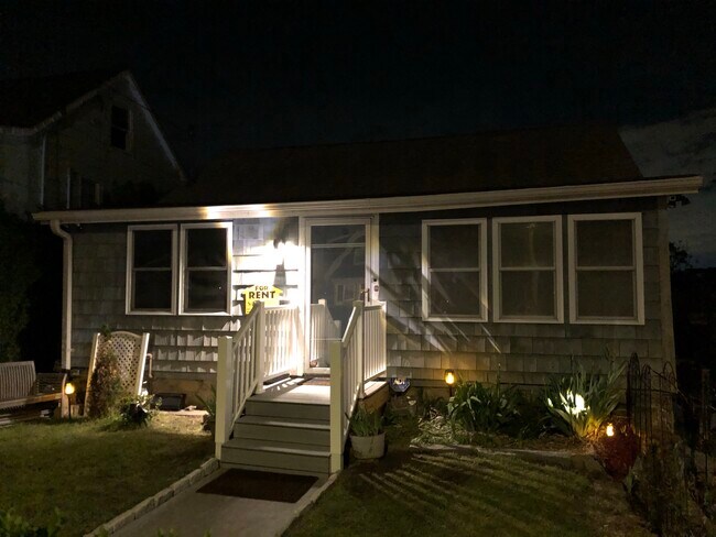 Foto del edificio - 1025 Reef Rd