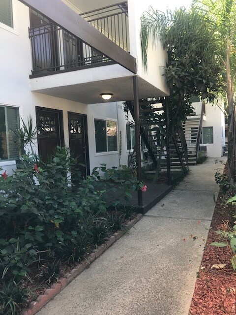 Foto del edificio - 881 N Oakland Ave