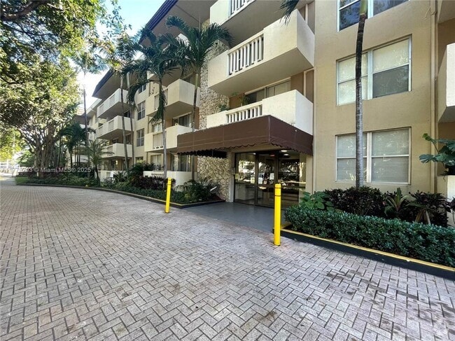 Building Photo - 1800 Sans Souci Blvd