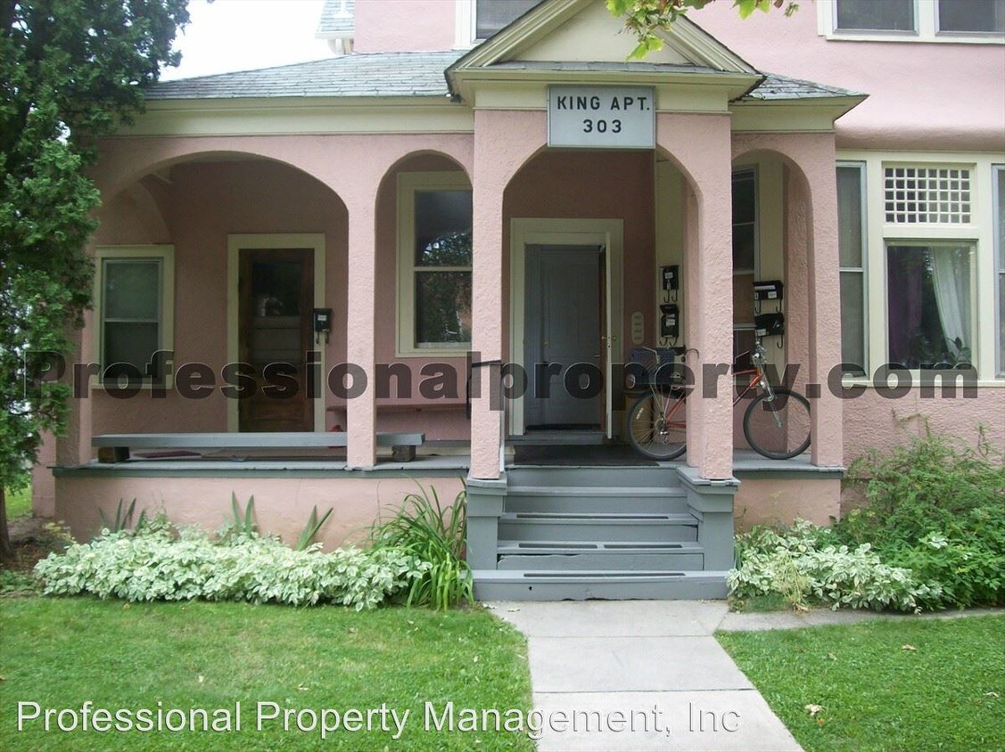 Primary Photo - 303 S 3rd St W