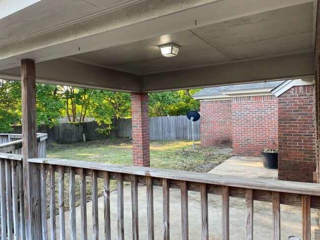 Building Photo - 618 Ridge Park Dr