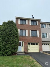 Building Photo - 7 Rollins Ct