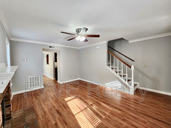 Building Photo - 949 Strand Fleet Dr