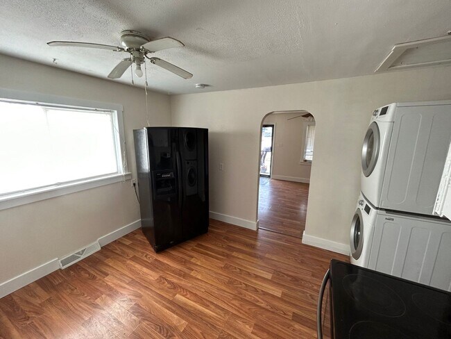 Foto del edificio - Cozy 4 bed 1 Bath House close to Schools a...
