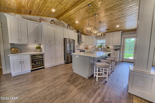 Building Photo - 263 Lullwater Dr