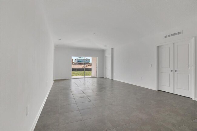 Foto del edificio - 2671 Armstrong Ave