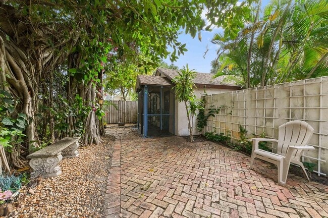 Building Photo - 424 51st St