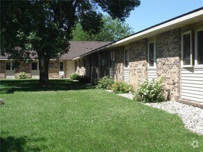 Building Photo - 1324 Black Oak Ave