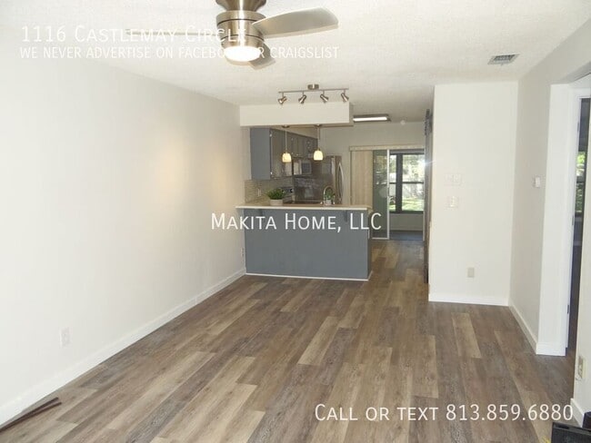 Photo - 1116 Castlemay Cir House