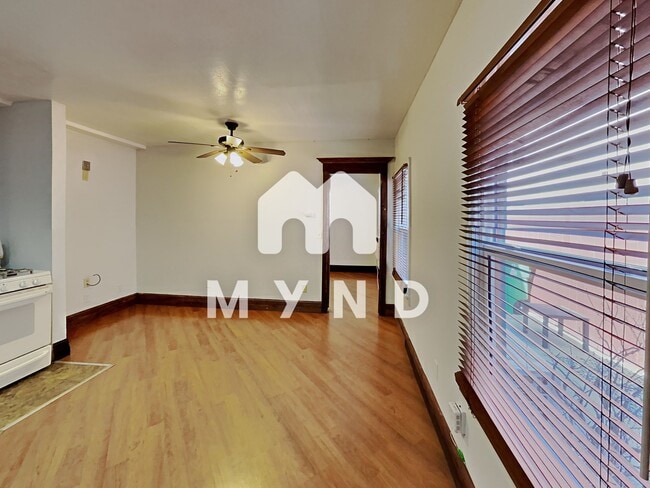 Building Photo - 1624 P St Apt 2