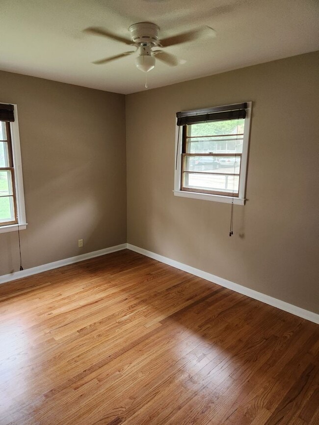 Foto del edificio - Newly remodeled 2/1/1 with fenced yard!
