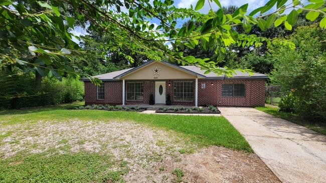 Building Photo - 2100 Hill Top Ct