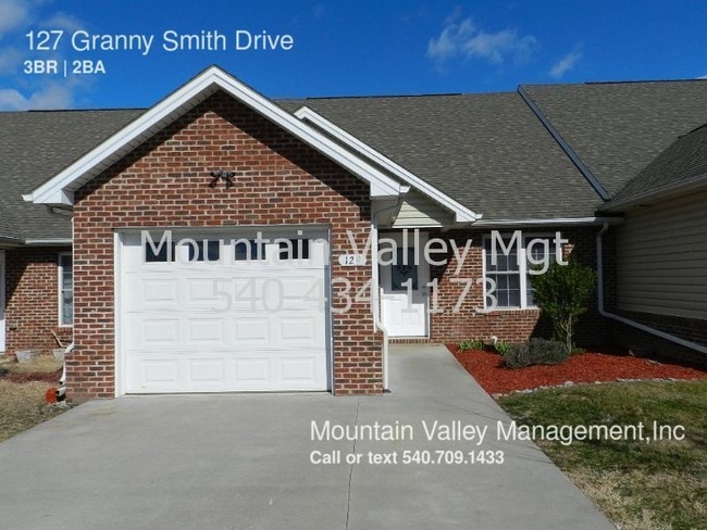 Building Photo - 127 Granny Smith Dr