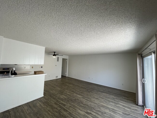 Foto del edificio - 1218 McClellan Dr