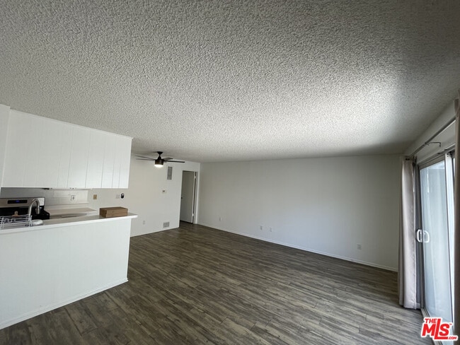 Building Photo - 1218 McClellan Dr