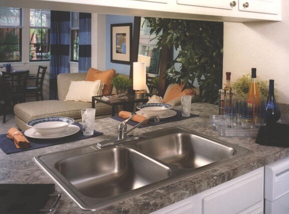 Cocina - Uptown Place Apartments