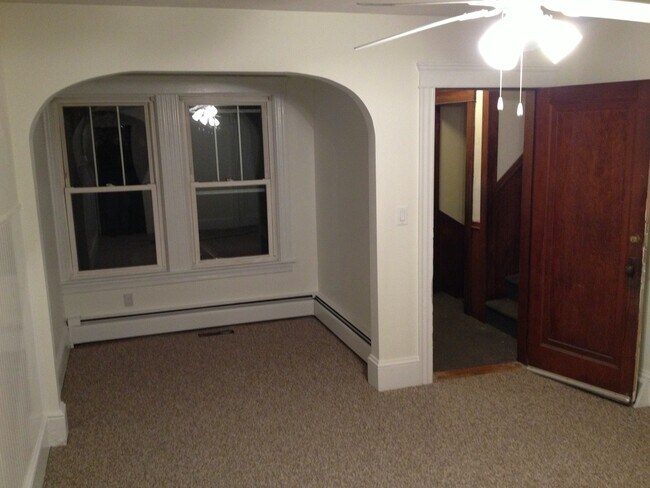 Building Photo - 285 Baxter Street, Unit rear