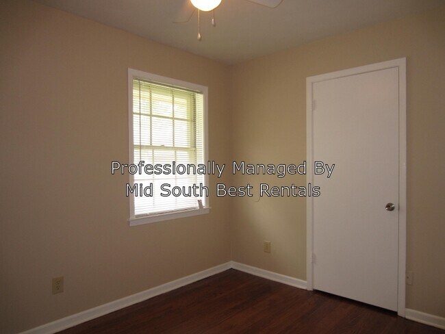 Building Photo - 3643 Fiat Cove