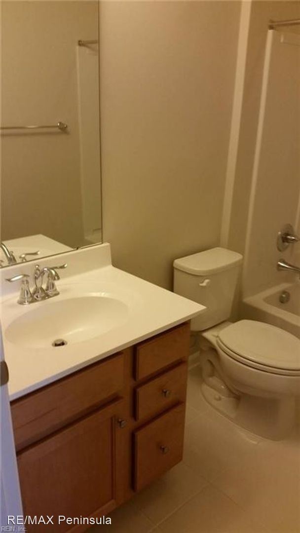 Building Photo - 3 br, 2.5 bath House - 105 Parkway Ct