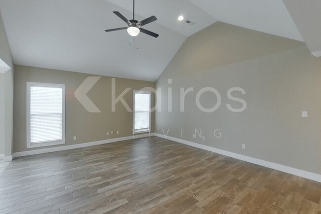 Foto del edificio - 94 Cottonwood Dr