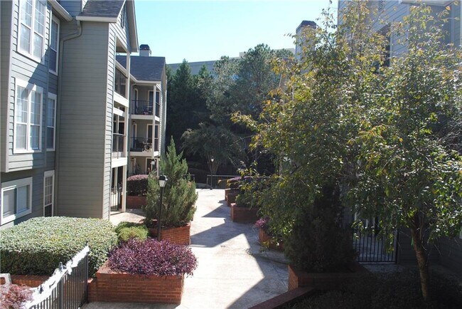 Building Photo - 213 Granville Ct