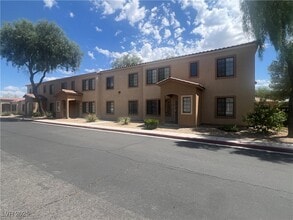 Building Photo - 2141 Hussium Hills St