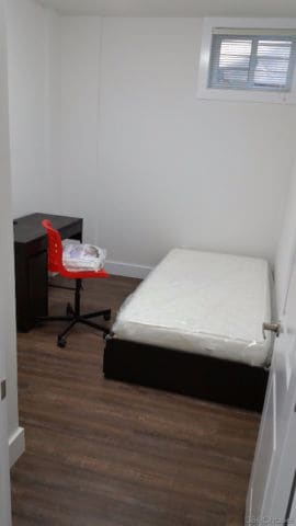 Building Photo - 386-386 Chapel St