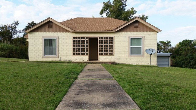 Building Photo - Sherman Duplexes