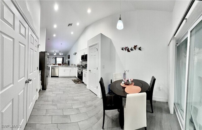 Foto del edificio - 2308 Haviland Ave S