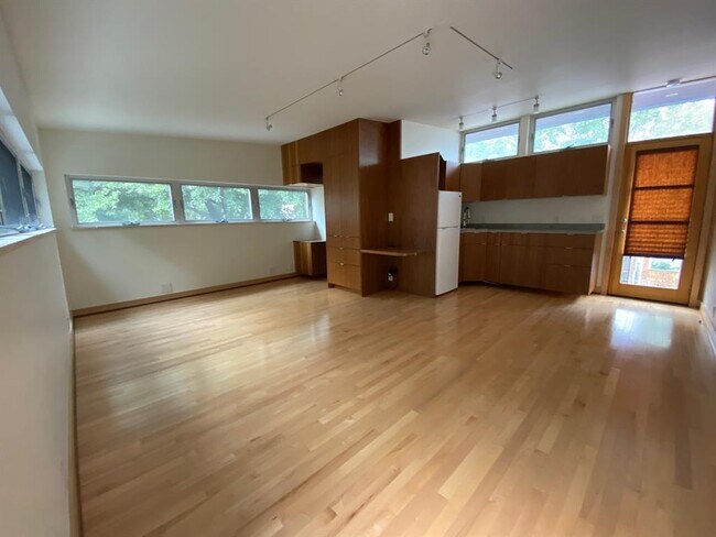 Foto del edificio - 1605 Newfield Ln