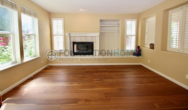 Building Photo - Rare 5BD Corner Lot Home in Hamilton Southgate — Soaring Ceilings & Hardwood Floors - FOUNDATION