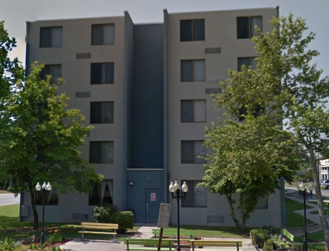 Building Photo - 318 S Grant St