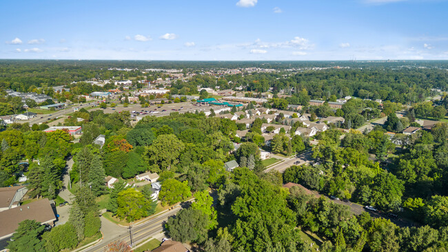 Building Photo - Sugar Pine Apartments