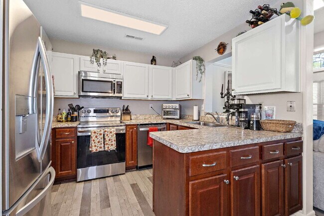 Foto del edificio - Golf course townhome in Glenwood