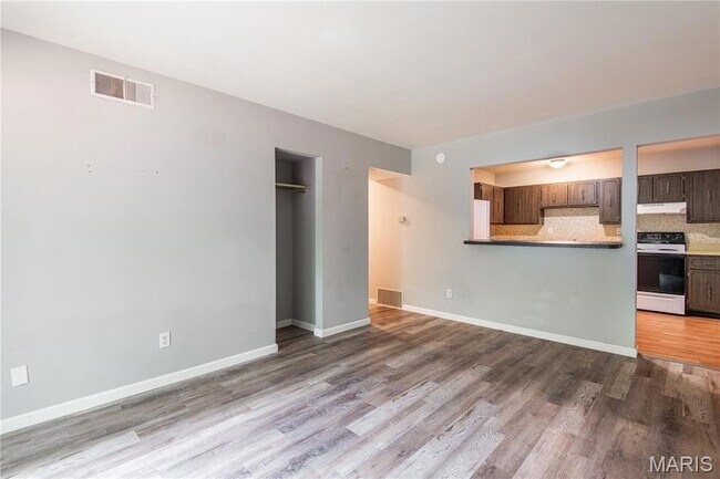 Foto del edificio - 3004 Pembroke Ln