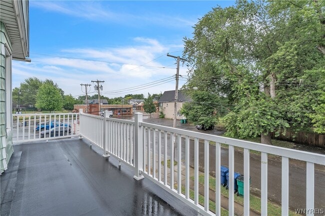 Building Photo - 212 Lockwood Ave