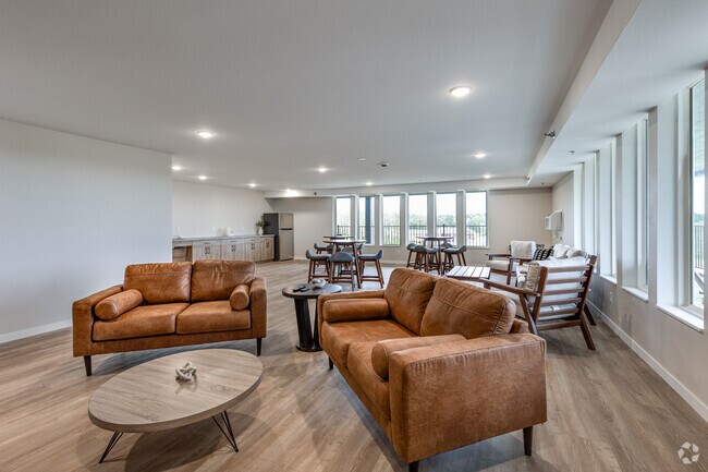 Salón comunitario del 4º piso - The Acres on Arrowhead ll